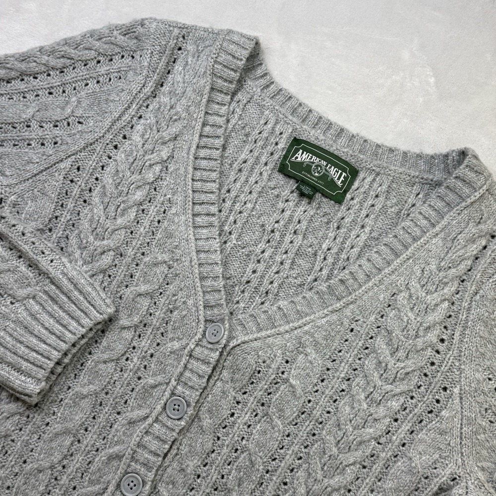 American Eagle Women's Large Gray Cable Knit Cropped Cardigan Sweater Buttons